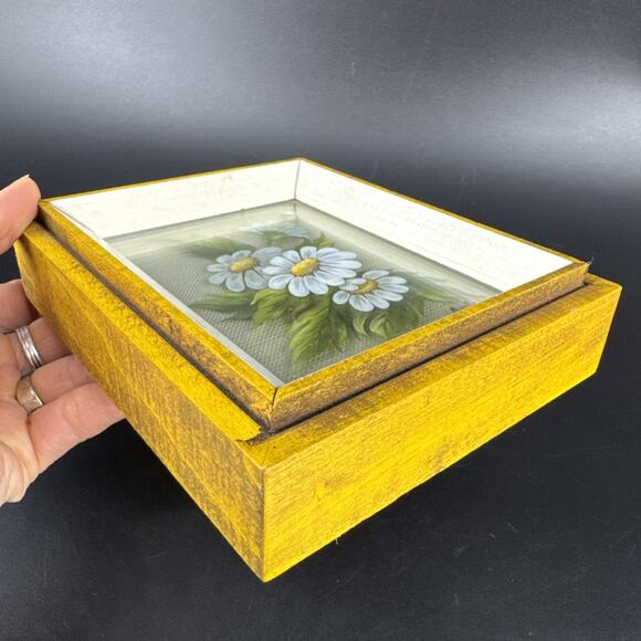 Vintage 3D Layered Glass Hand-Painted Daisy Glass Art Miniature By Barbara - Picture 9 of 14